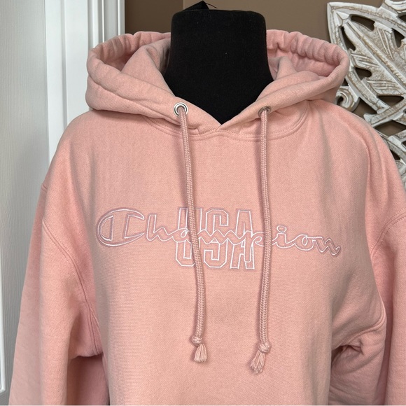 ⭐️ CHAMPION USA Baby Pink Cropped Comfy Cozy Hoodie Sweatshirt Size EXTRA SMALL - Picture 2 of 13